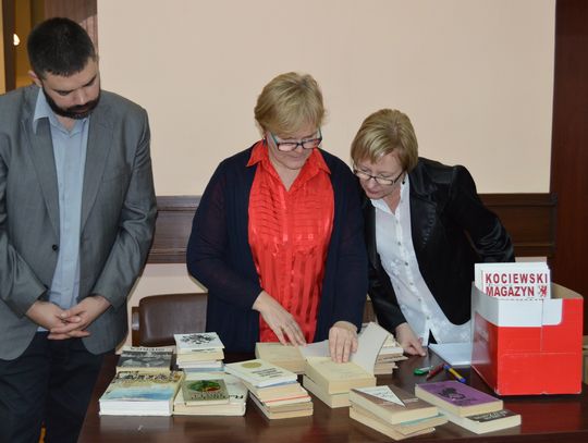 Przeczytali ksiażki – teraz podarowali je innym