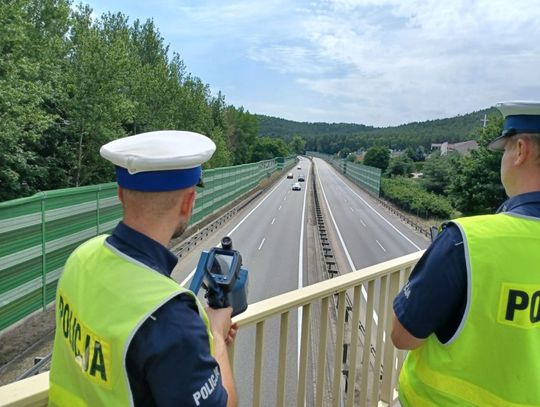 Przejeżdżają przez bramki na autostradzie z dużymi prędkościami. Będą kontrole!