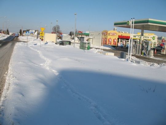 Przepisy, mandaty i odszkodowania. Do kogo należy usuwanie śniegu z chodników...