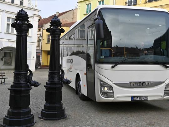 Przewozy autokarowe. Szybko, bezpiecznie, komfortowo.