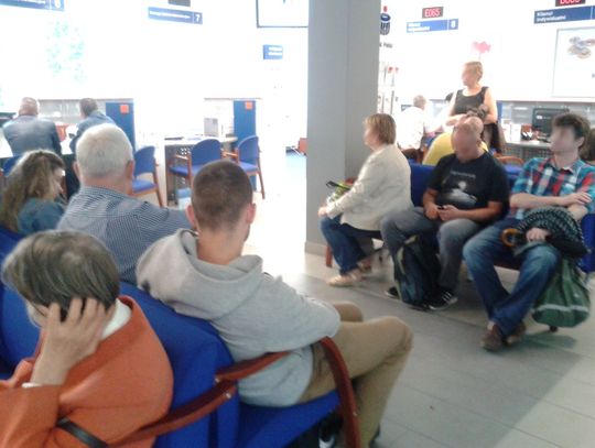 „Przez kolejki w naszym banku nie sprzedałem mieszkania!”