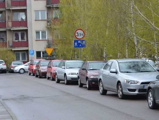 Przyjechali na mszę w Wielki Czwartek, odjechali spod kościoła z mandatami...