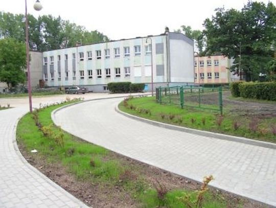 Przymiarka do budowy nowej szkoły - w szczerym polu?