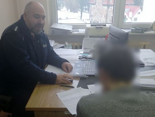 Przyszedł do sklepu po telefon. Gdy sprzedawca się odwrócił...