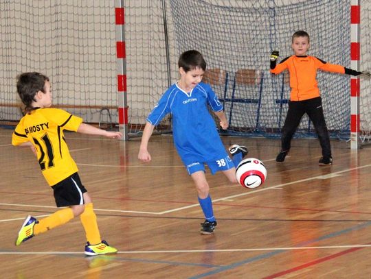 Puchary dla Orłów i Wierzycy - walczyli mali piłkarze 