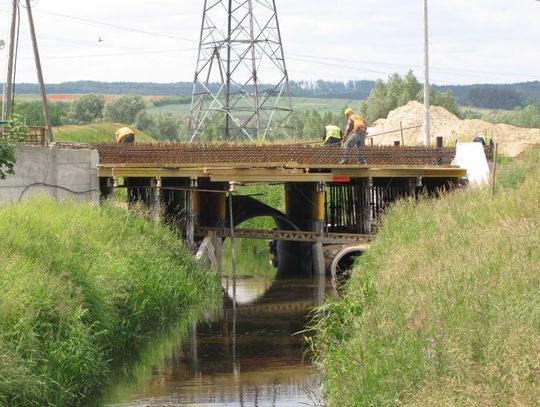 Puszczeni z walizkami? Zburzą im rodzinny domek