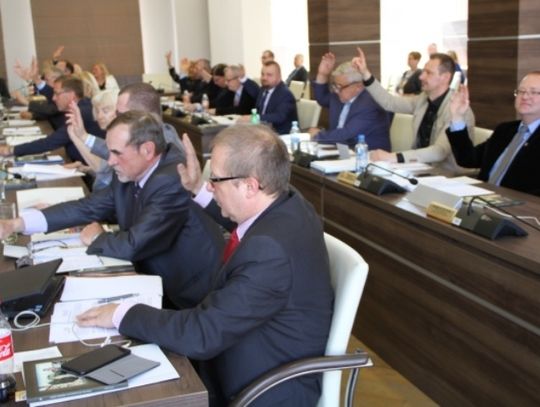 Radni przegłosowali. Będzie nowe auto dla straży, kamery oraz środki dla Sambora i Wisły