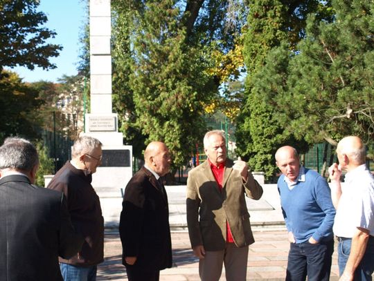 Radni wolą unikać politycznego tematu choć dotyczy Tczewa? Kolejne komentarze w sprawie gwiazdy