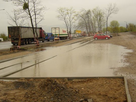 Remontują &quot;jedynkę&quot; i parkingi. Mieszkańcy - to partactwo
