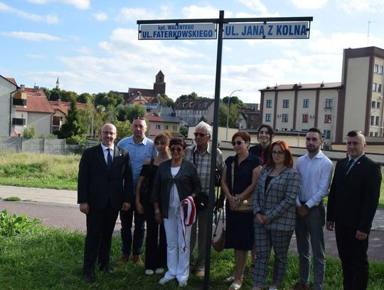 Rodzina kapitana Walentego Faterkowskiego z prezydentem Tczewa odsłoniła ulicę imienia bohatera!