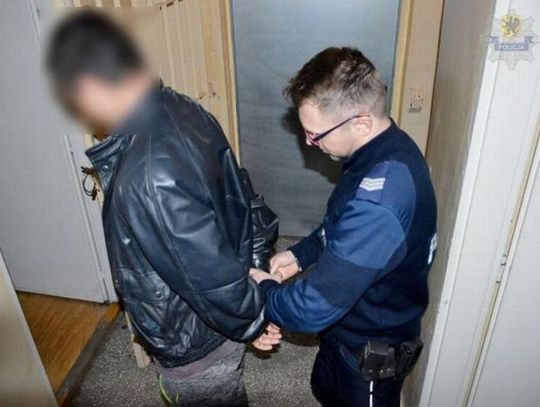 Rozbój w Pelplinie. Razem pili alkohol - w pewnym momencie zaczął bić 70-latka, ukradł mu portfel