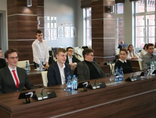 Rozpoczęła działalność Młodzieżowa Rada Miasta Tczewa. Prezydent: jestem do waszej dyspozycji