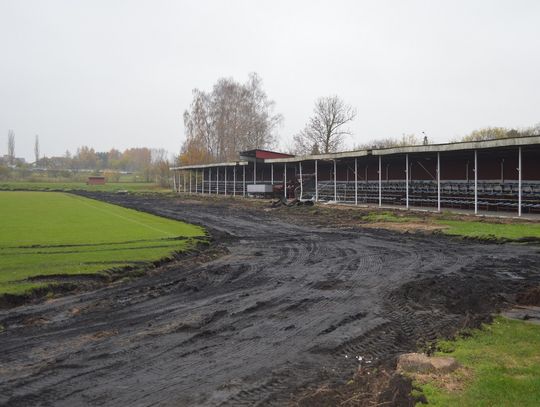 Ruszyły prace modernizacyjne na Stadionie Miejskim w Pelplinie