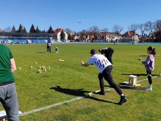 Rywalizowali w strącaniu fińskich kręgli. Grand Prix Polski w  Mölkky