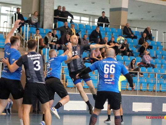 Sambor Tczew kontra Sokół Kościerzyna. Bardzo dobre 30 minut ...  (ZDJĘCIA, FILM)