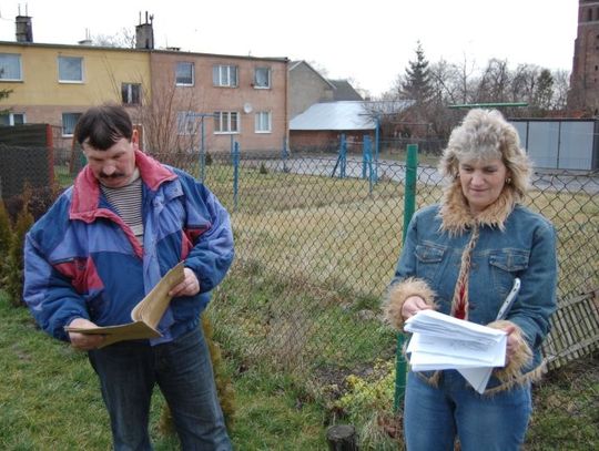 Sąsiedzi walczą o miedzę: Jak Kargul z Pawlakiem