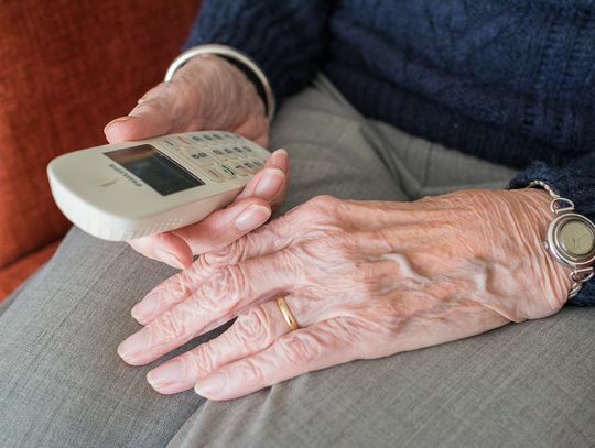 Seniorka z Tczewa przekazała oszustom 300 tys. zł. Podali się za policjantów! 