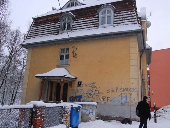 Śmiertelny upadek ze schodów