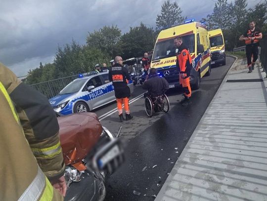 Spowodował czołowe zderzenie i chciał uciec. Policjant po służbie ruszył za nim