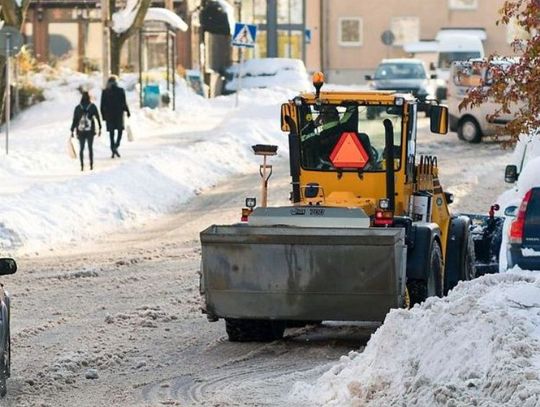 Sprawniej odśnieżą drogi? Ulicami powiatowymi zajmą się gminy