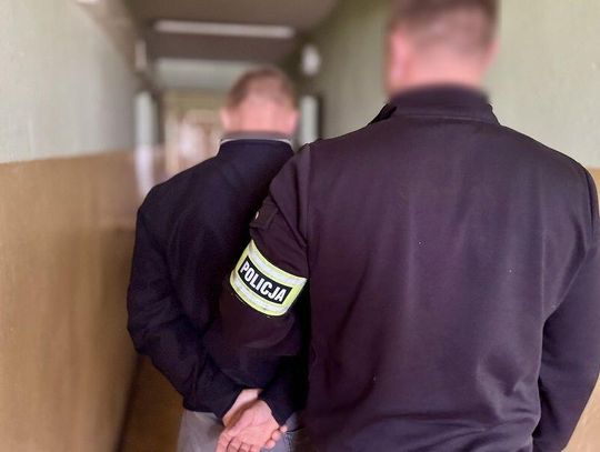 Sprytny złodziej sklepowy kradł kosmetyki „na wykroczenie”. Policjanci rozliczyli go jak przestępcę