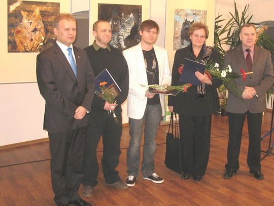 Starosta wręcza nagrody i &amp;quot;wykłada&amp;quot; o służbie człowiekowi