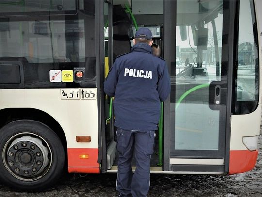 Stosujmy się do przepisów sanitarnych. Fala COVID-19 nasila się. Służby intensywnie kontrolują przestrzeganie obostrzeń