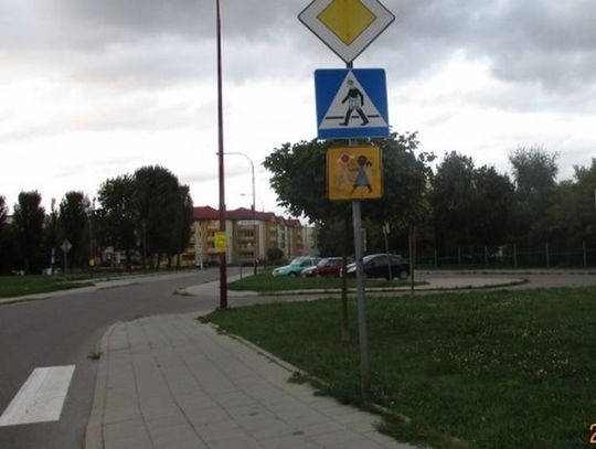 Strażnicy będą sprawdzać znaki, ogrodzenia i barierki przy szkołach. Wszystko z powodu początku roku szkolnego