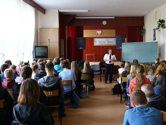 Strażnicy rozmawiali z licealistami - o używkach i przemocy w szkole