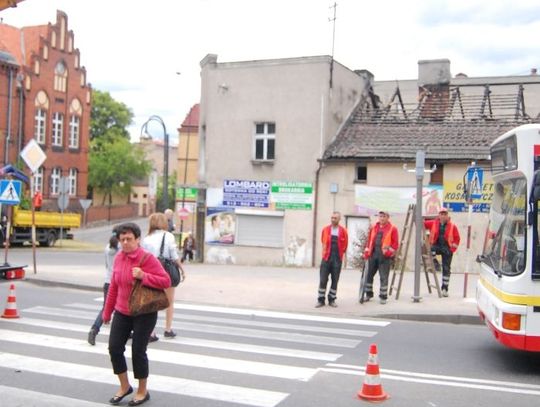 Sygnalizatory vis-a-vis CED-u już stoją. „Światła drogowe” za 125 tys. zł