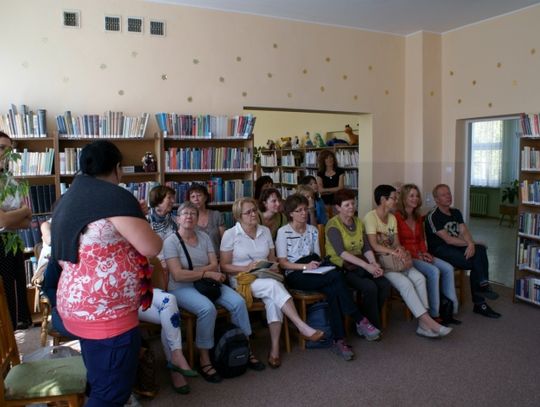 Szwajcarzy w bibliotece   