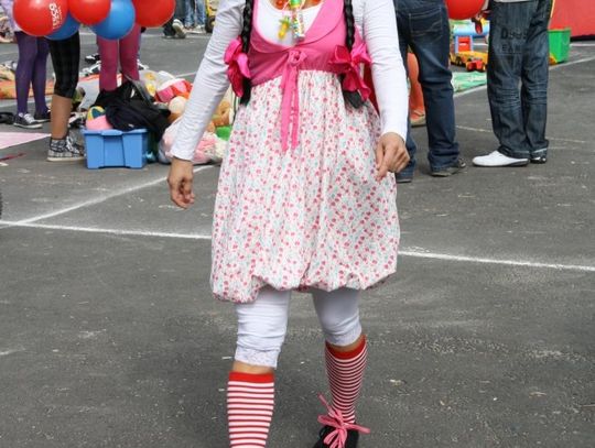 Tańczący nauczyciele i śpiewająca młodzież - barwna Majówka Hallerówka