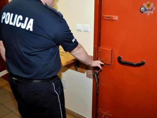 Tczewianie zatrzymani na gorącym uczynku. Kolejny raz próbowali wynieść towar ze sklepu