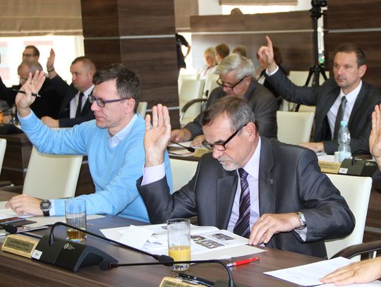 Tczewscy radni "za" przekazaniem 200 tys. zł gminie zniszczonej przez nawałnicę