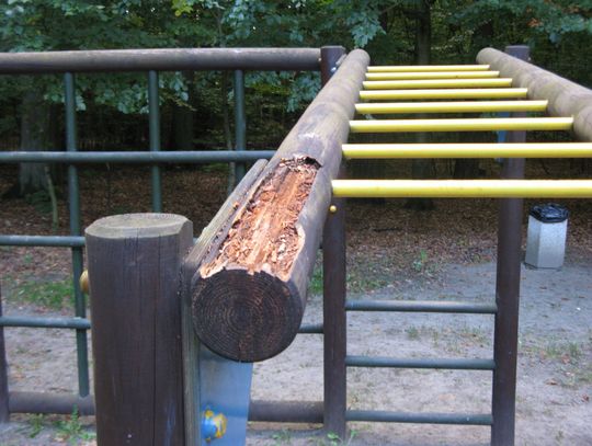 Tczewskie place zabaw coraz bardziej niebezpieczne 