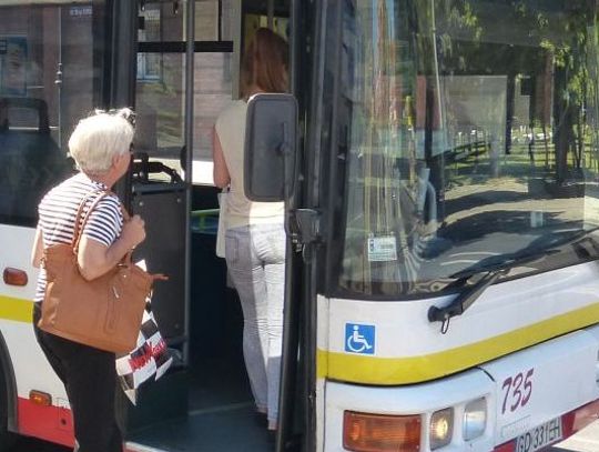 Test z upałów oblany? W autobusach brak klimy, a na bulwarze bez schronienia