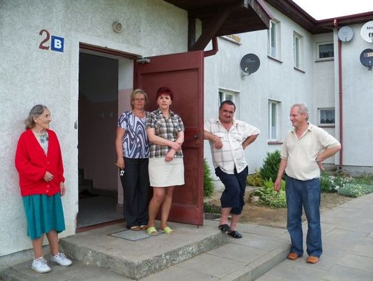 Tragedia na życzenie? Rodziny mieszkające w pękających murach nie chcą się wyprowadzić