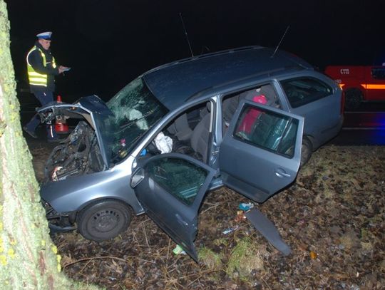 Tragiczny wypadek w Subkowach. 6 rannych, VW zboczył na lewy pas