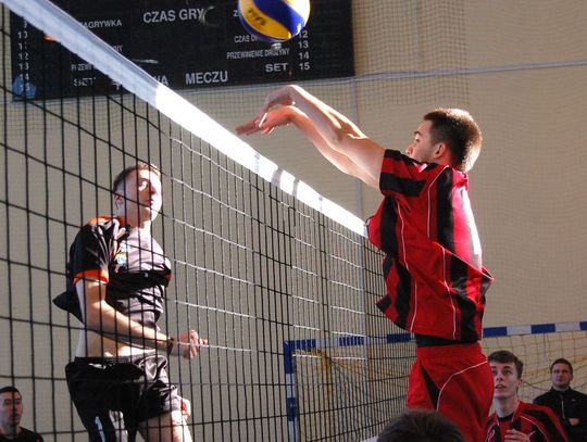 Trzy drużyny bez porażki - Amatorska Liga Siatkówki 2014