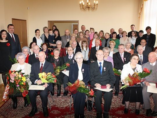 Trzynaście par z medalami