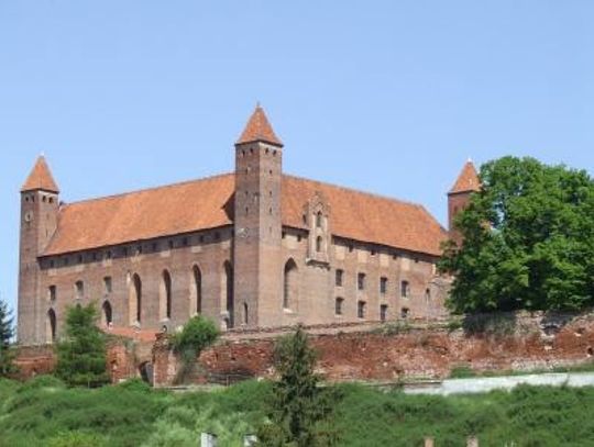 Twierdza hotelowa poddana przez radnych
