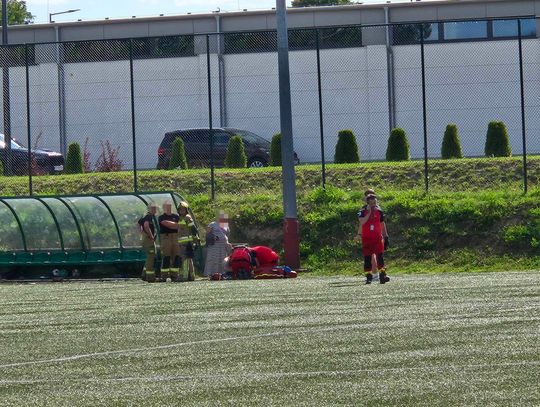 TYLKO U NAS: Policjanci zatrzymali trzech nastolatków w związku z pobiciem na boisku szkolnym