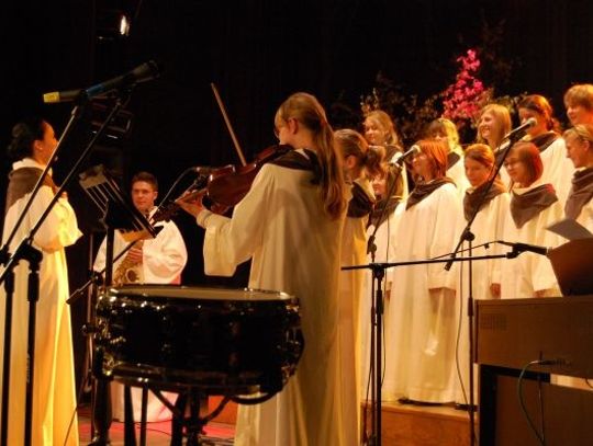 Uczniowie z Tczewa przypomnieli znane pieśni patriotyczne