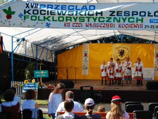 Uczta w Piasecznie - tańce, piosenki i &amp;quot;wice&amp;quot;