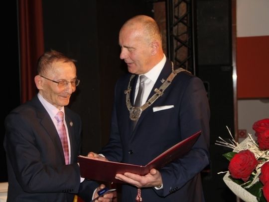 Uhonorowano zasłużonych dla miasta profesorów. Za wzorową postawę i promowanie Tczewa