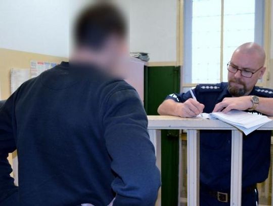 Ukradł ojcu kartę bankomatową! Znał PIN... 34-latek z Tczewa usłyszał osiem zarzutów