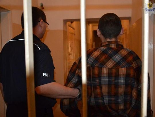 Ukradł wódkę i groził pracownikom sklepu!