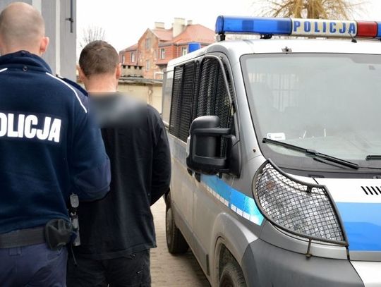 Ukradli mercedesa i rozebrali na części. Paserzy zatrzymani