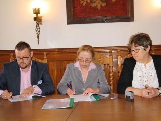 Umowa podpisana! Mają 6 miesięcy na przebudowanie gniewskiej starówki