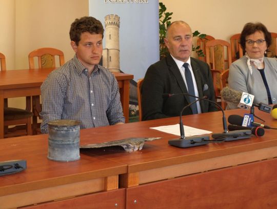 Urzędnicy na zwolnieniach lekarskich, a kapsuła czasu "rdzewieje"